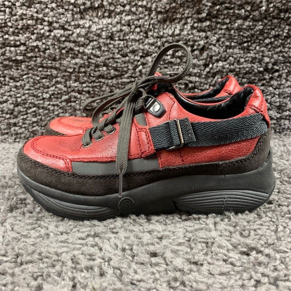 Stretch Walker Women's Red Sneakers Size 5.5 -6 Lace Up Casual‎ Athletic